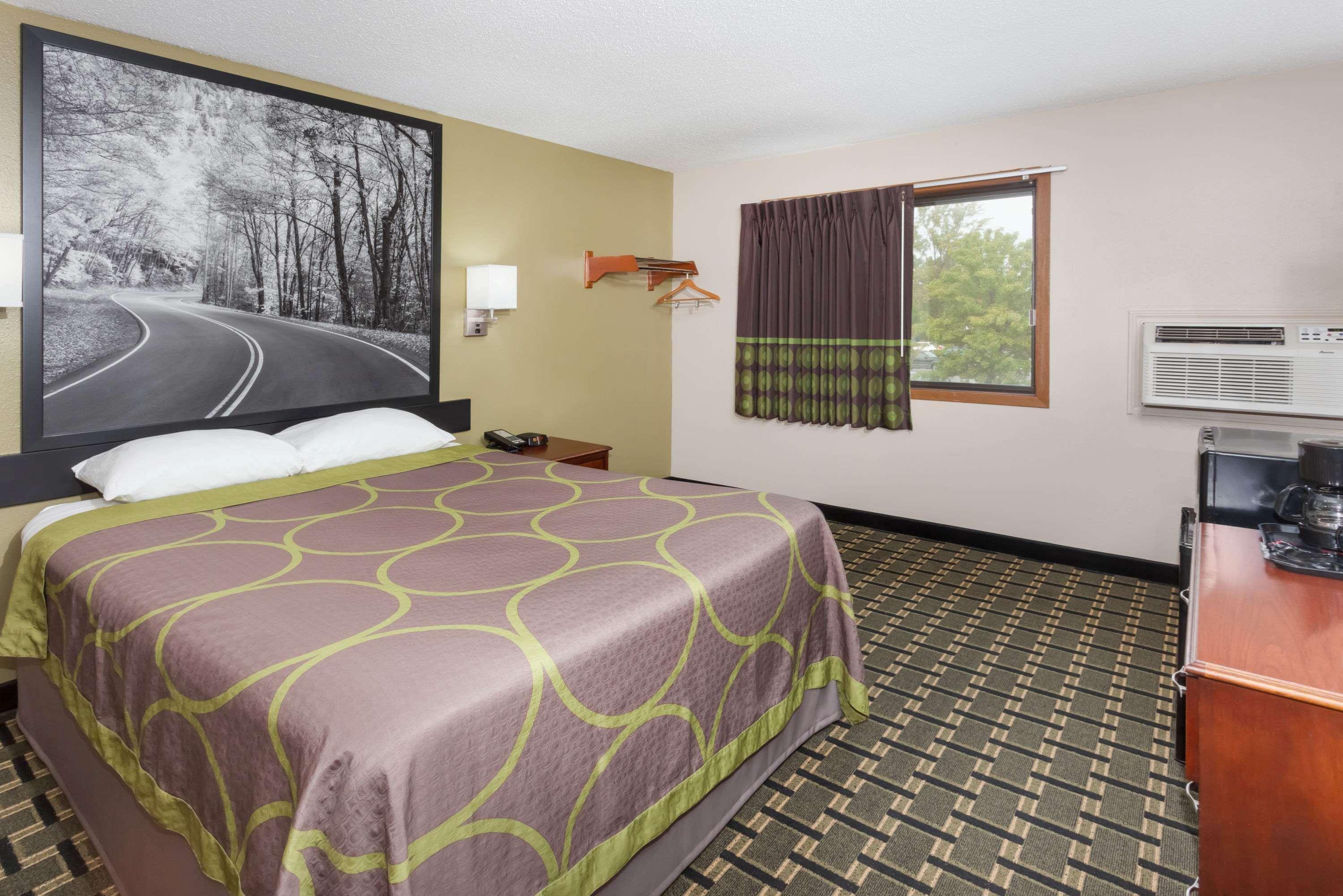Super 8 By Wyndham Michigan City Exteriör bild