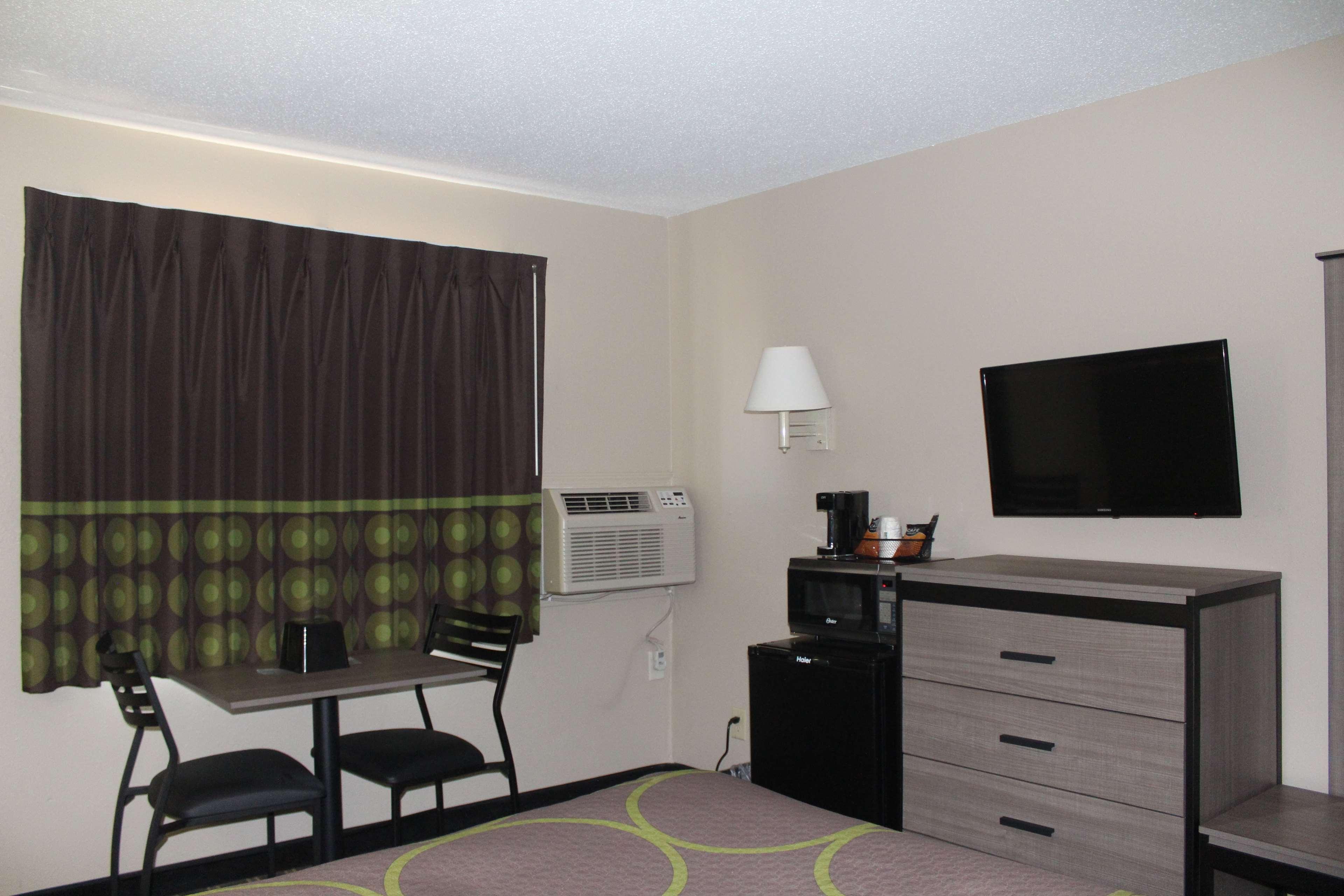 Super 8 By Wyndham Michigan City Exteriör bild