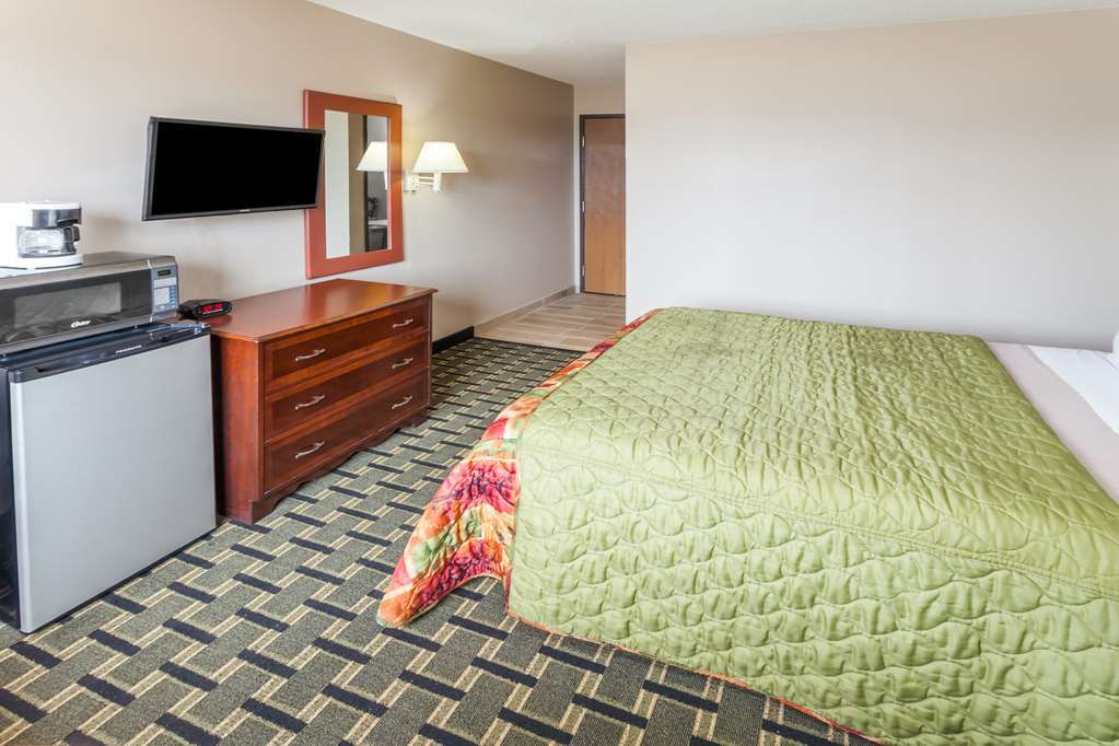 Super 8 By Wyndham Michigan City Rum bild